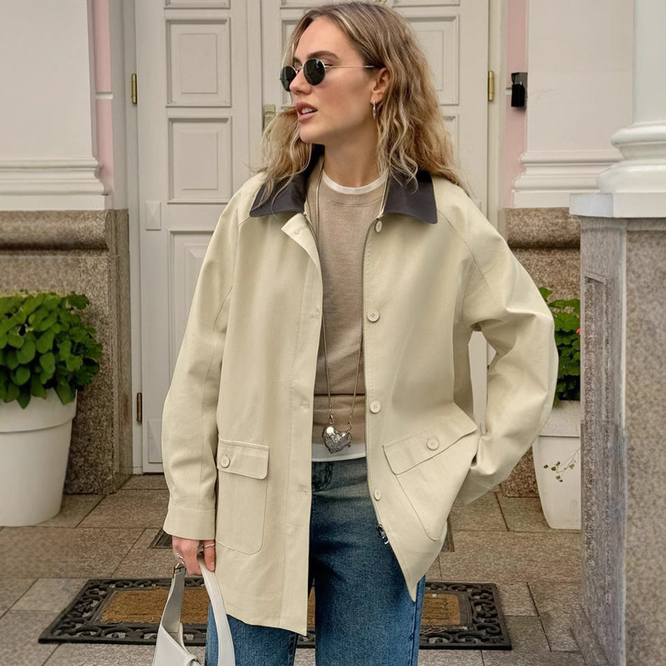 Lässige Polokragenjacke aus kontrastierender Baumwolle
