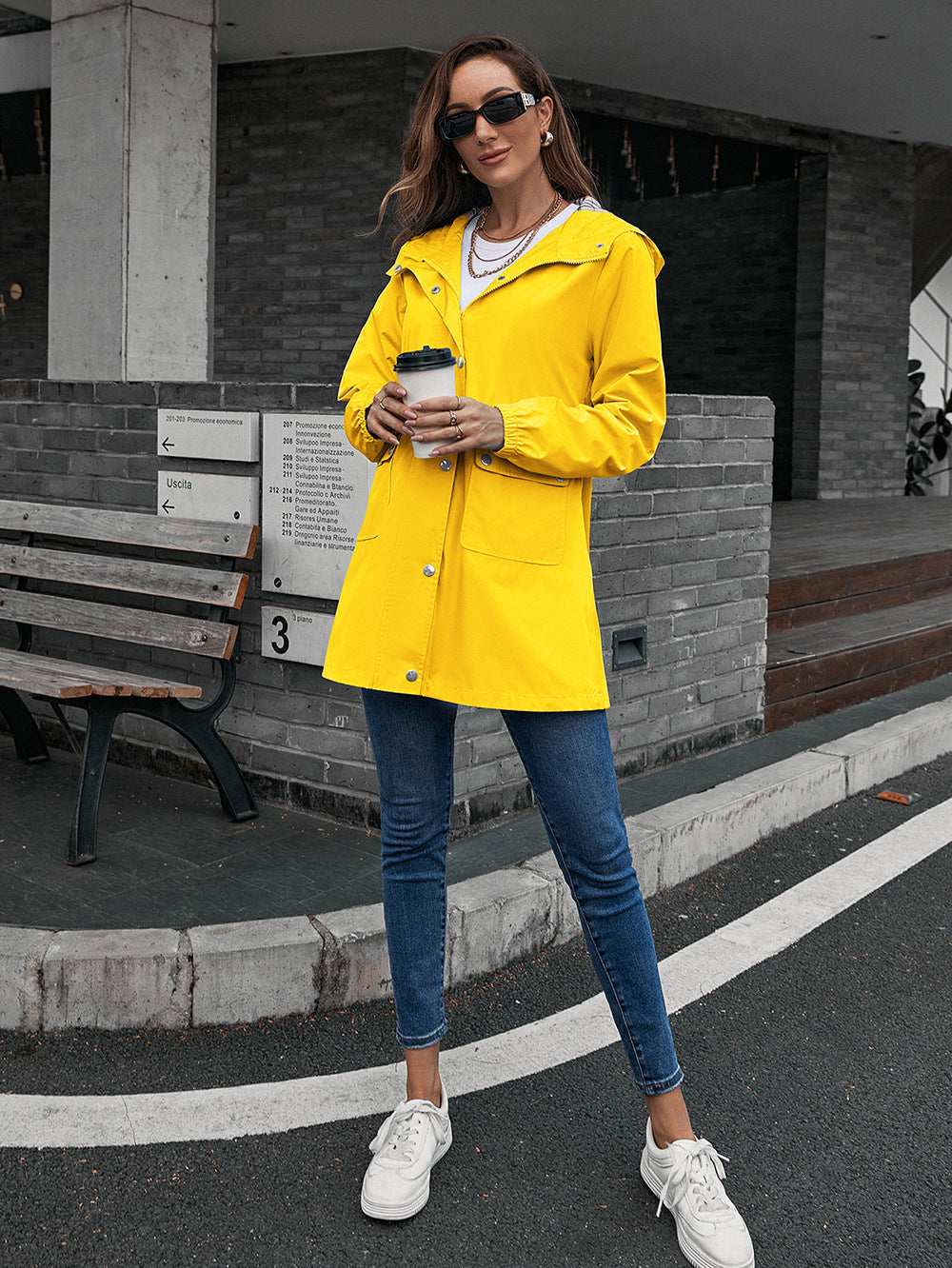 Haut mi-long à fermeture éclair, imperméable pour les sports extérieurs.