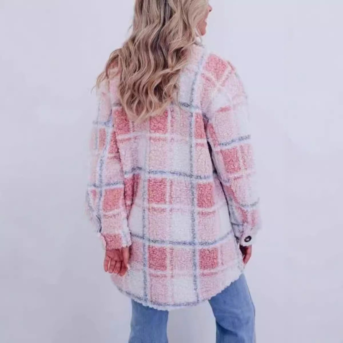 Karierter Wintermantel, lange Ärmel