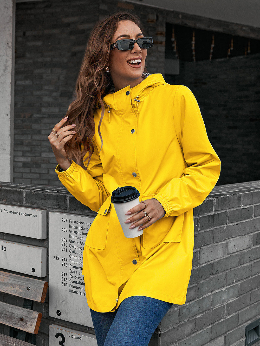 Haut mi-long à fermeture éclair, imperméable pour les sports extérieurs.