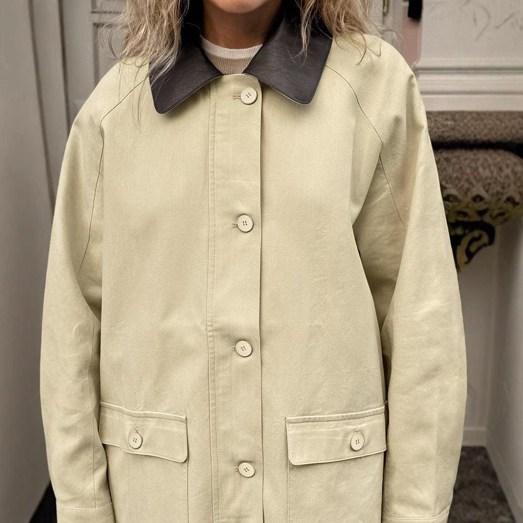 Lässige Polokragenjacke aus kontrastierender Baumwolle