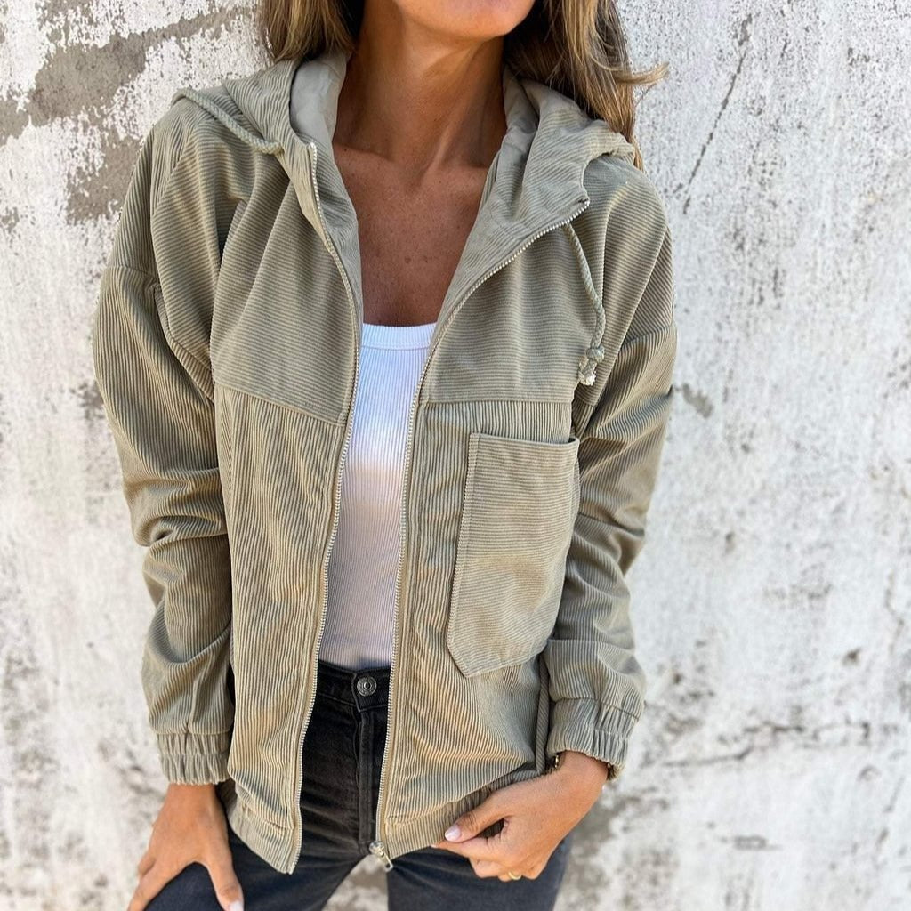 Veste unie en velours zippée à capuche .
