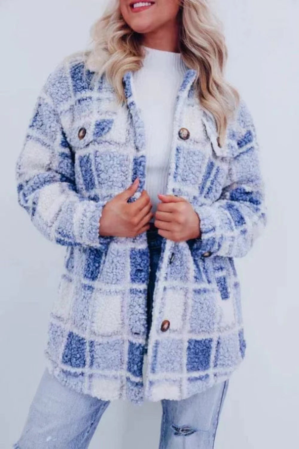 Karierter Wintermantel, lange Ärmel
