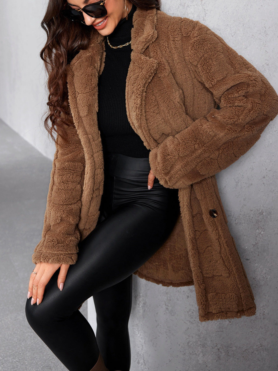 Manteau long décontracté, style mode.